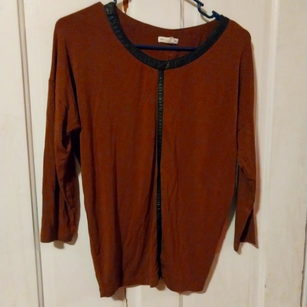 Club Monaco size small Chocolate brown with black foe leather accents